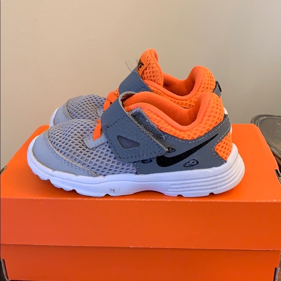 little boys nike tennis shoes